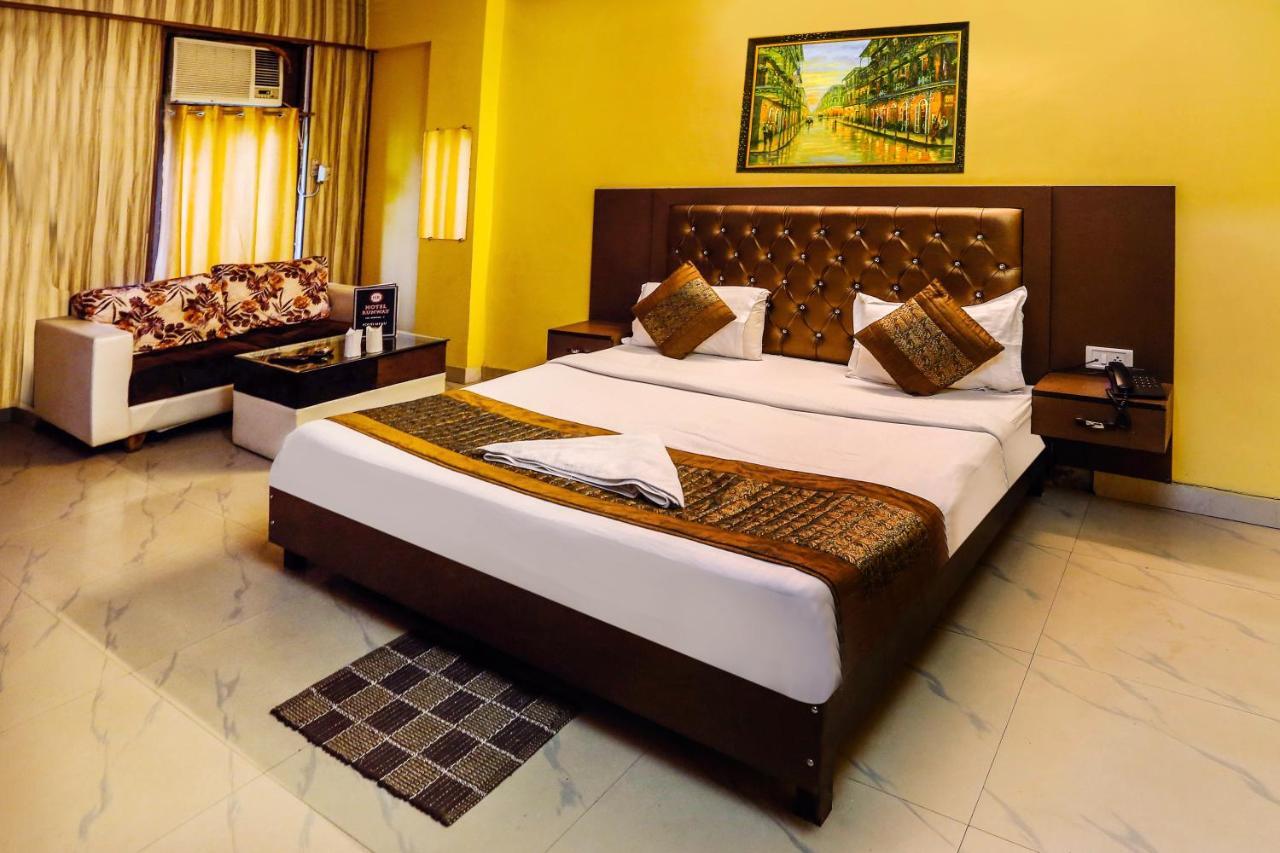Airport Hotel Runway New Delhi Bagian luar foto