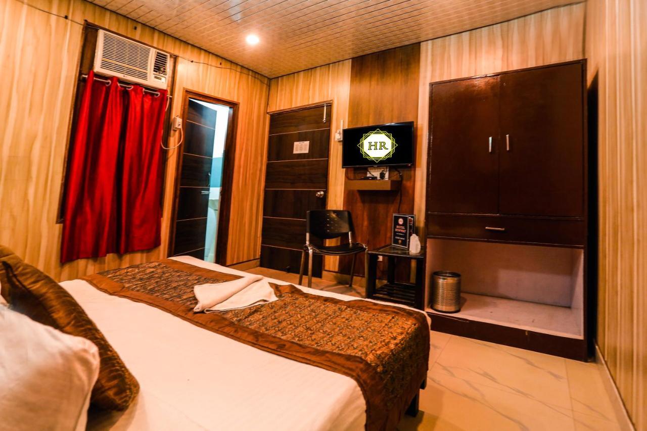 Airport Hotel Runway New Delhi Bagian luar foto