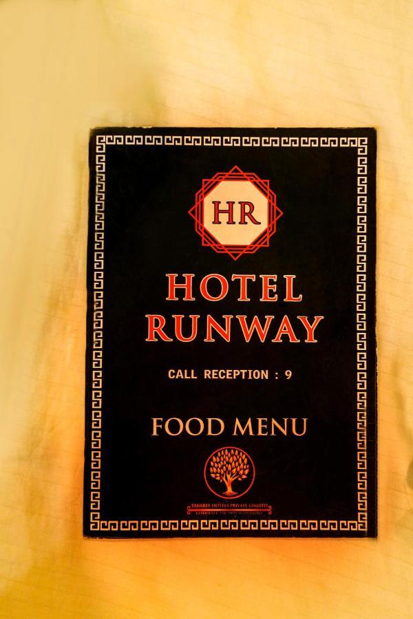 Airport Hotel Runway New Delhi Bagian luar foto