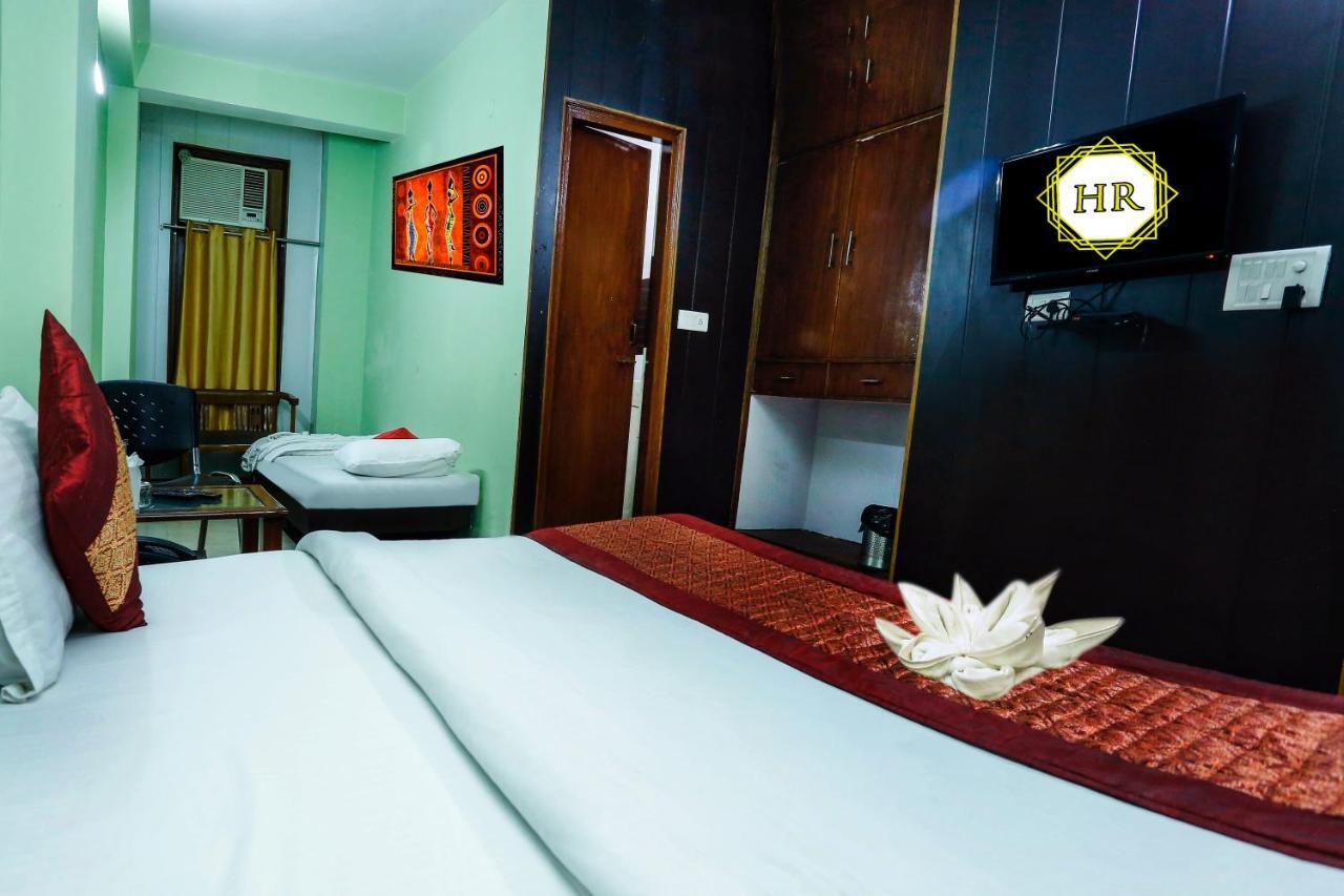 Airport Hotel Runway New Delhi Bagian luar foto